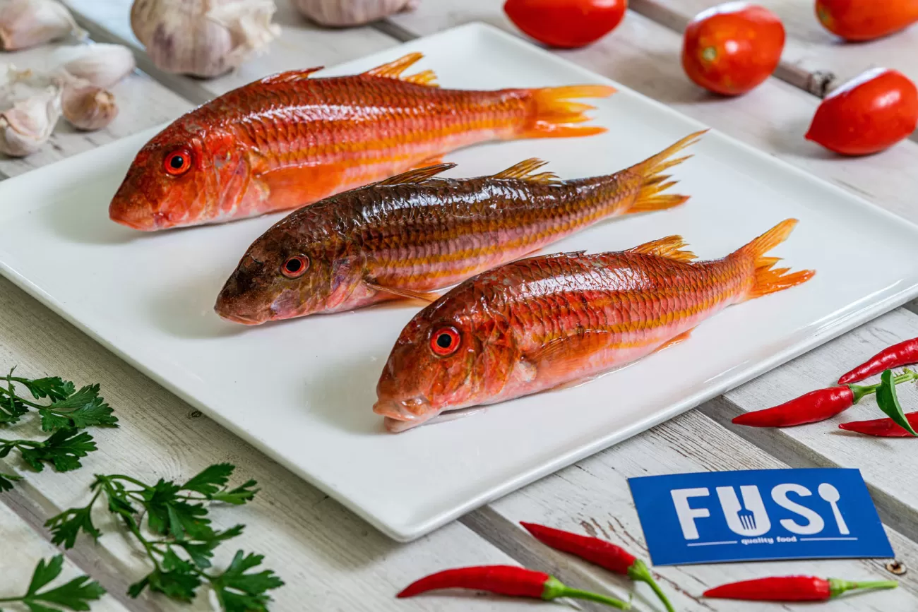 Triglie pescate fresche – fotografia food per cucina di mare