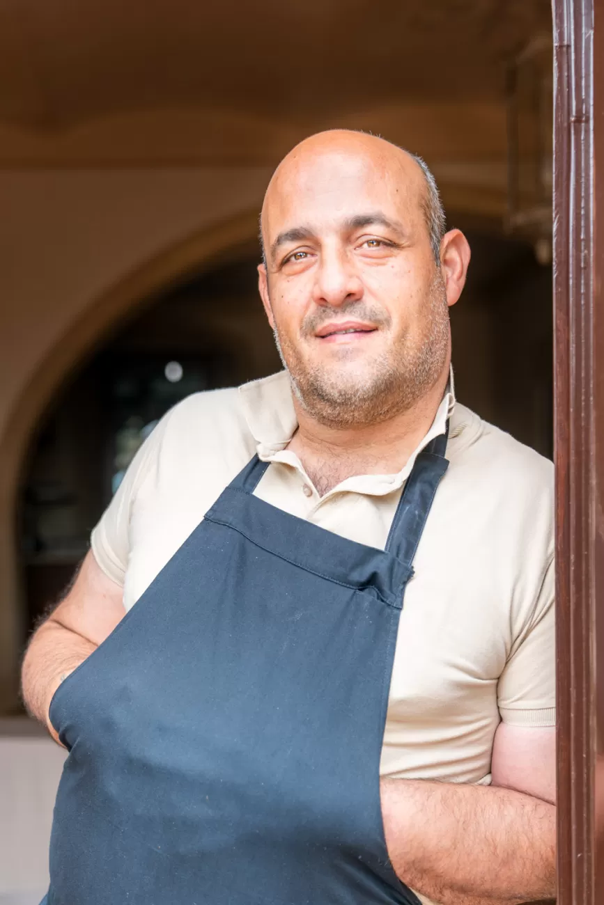 Ritratto di Mirko Rossi, chef e proprietario del Ristorante Il Doretto