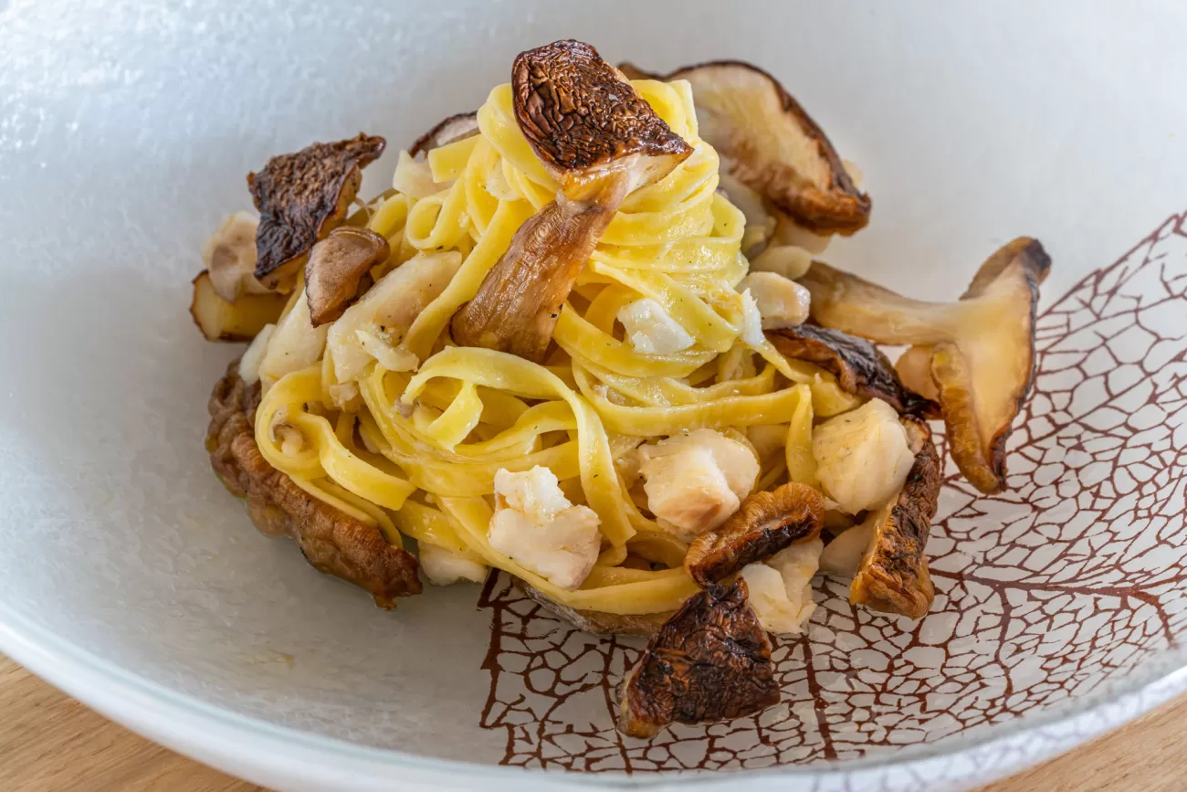 Dettaglio delle tagliatelle ai funghi porcini – food photography per menu
